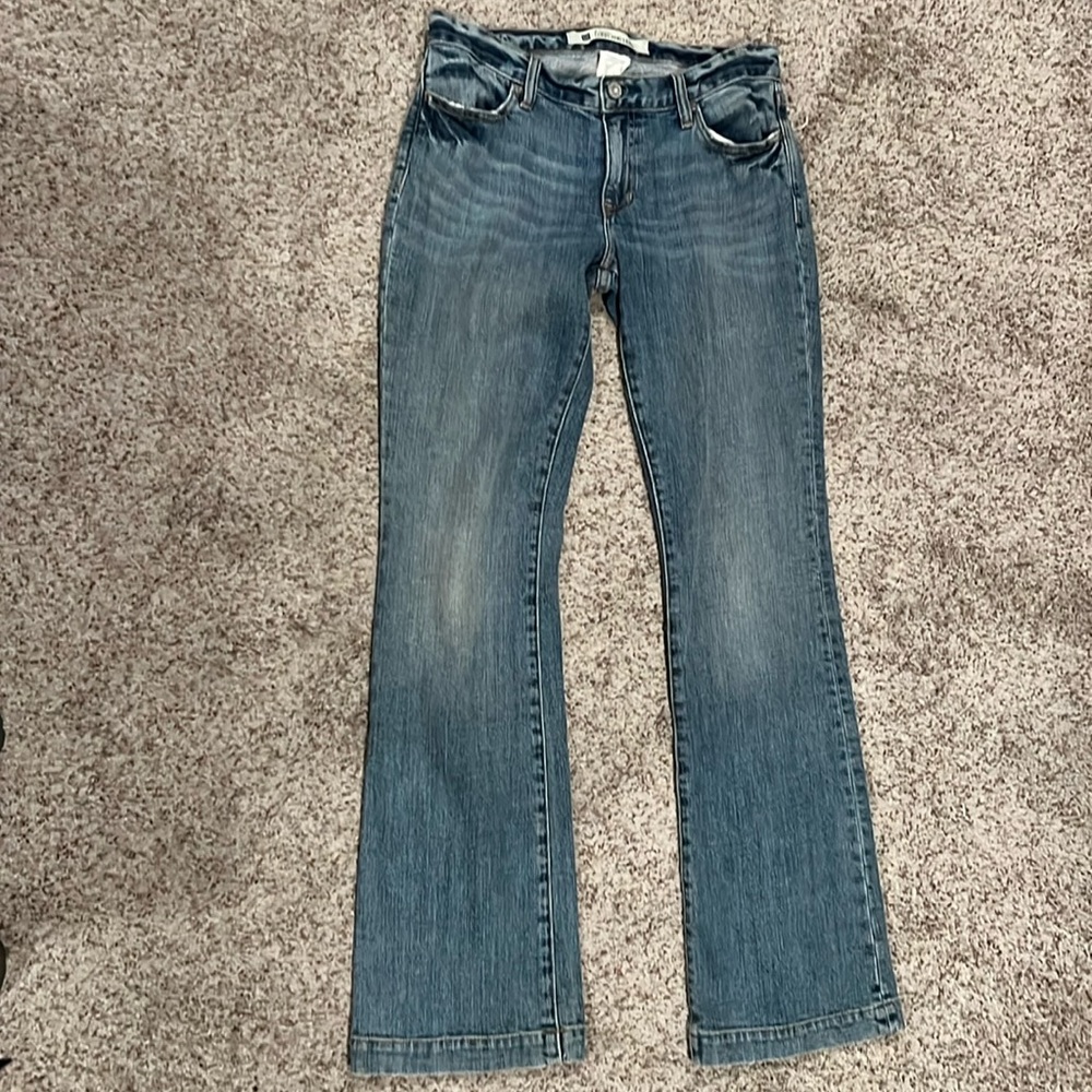 Perfect every day jean. 8 1/2 inch rise. 32 inch inseam